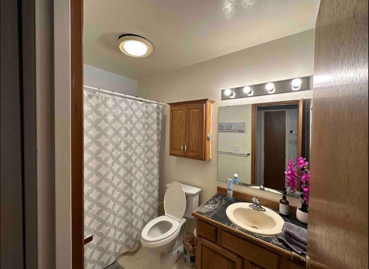Hidden Lakefront Villa Fairbanks Exterior foto